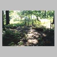 111-1324 Der Friedhof in Wehlau. Alte und verwahrloste Graeber.jpg